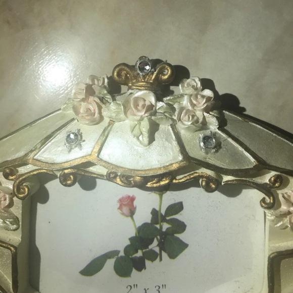 Small white carriage picture frame - Picture 7 of 7